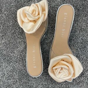 Gianni Bini Cream Heeled Shoes with Floral Detail